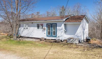 1 Belleville Road — photo 4