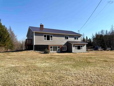 636 Macdonald Road — photo 2