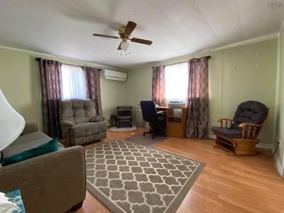 28 Christina Drive — photo 4