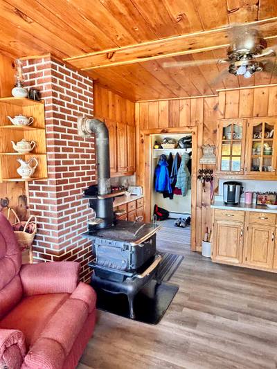 2041 Strathlorne-Scotsville Road — photo 8