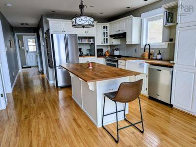 368 Lakeshore Drive — photo 6