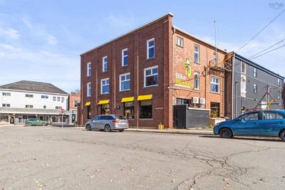 798 Prince Street — photo 3