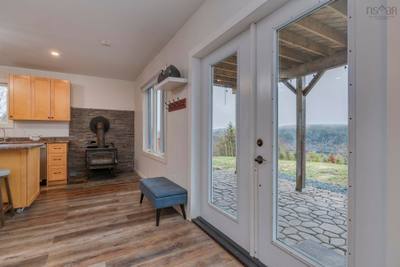 1588 Myra Road — photo 3