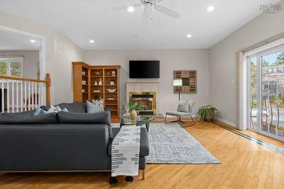 12 Falcon Place — photo 4