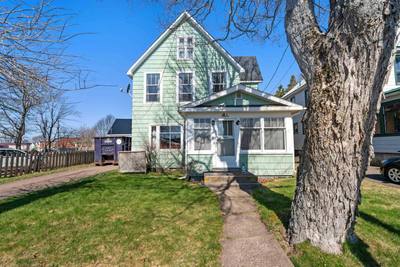8 Robie Street — photo 2