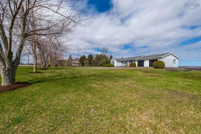 789 Canard Street — photo 4
