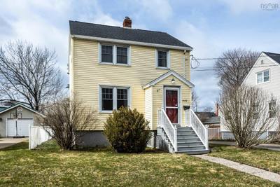 3058 Connaught Avenue — photo 2