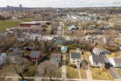 3058 Connaught Avenue — photo 4