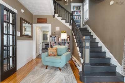 355 Granville Street — photo 4