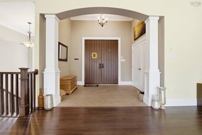 695 Sandwick Drive — photo 3
