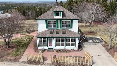 460 Red Point Road — photo 3