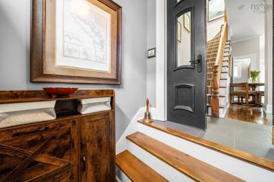 2446 James Street — photo 3