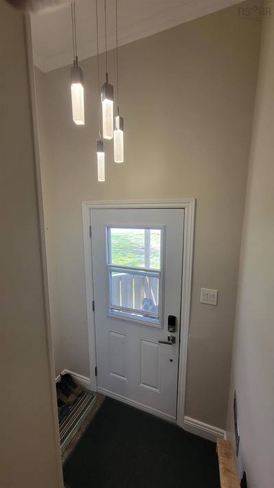 202 Saunders Road — photo 2