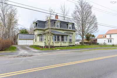 220 Main Street — photo 2