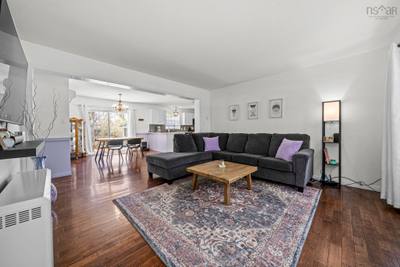 3340 Sackville Drive — photo 2
