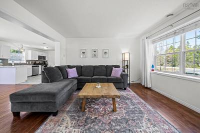3340 Sackville Drive — photo 3