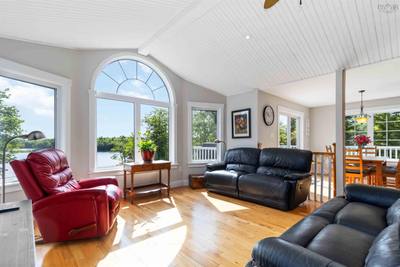 110 Oakridge Road — photo 4