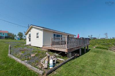 71 Red Cliff Drive — photo 2