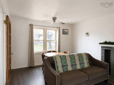 30 Munroe Avenue — photo 4