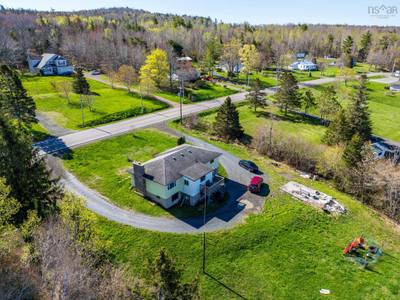 301 Highway 201 — photo 4