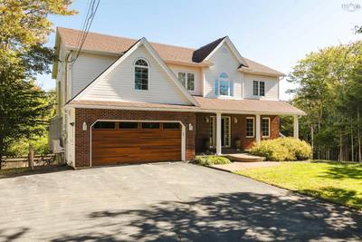 150 Matthew Drive — photo 3