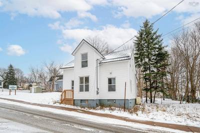 221 Maclean Street — photo 3