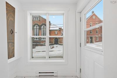 221 Maclean Street — photo 4