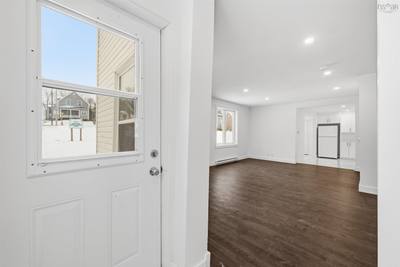 221 Maclean Street — photo 5