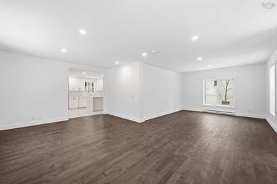 221 Maclean Street — photo 6