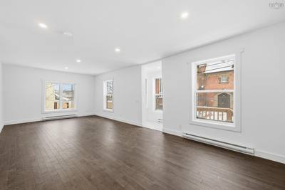 221 Maclean Street — photo 8