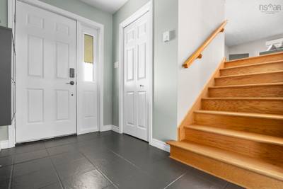 2 Woods Court — photo 2