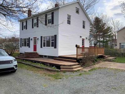 156 College Street — photo 3