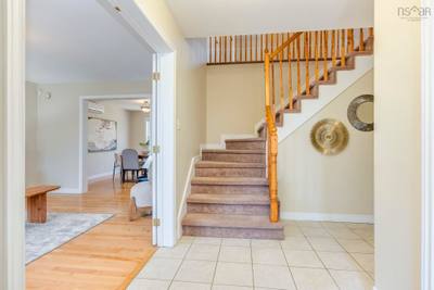255 Sandwick Drive — photo 3