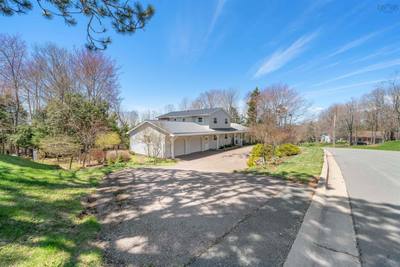 40 Fundy Drive — photo 4