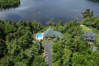 243 Lakeshore Drive — photo 3