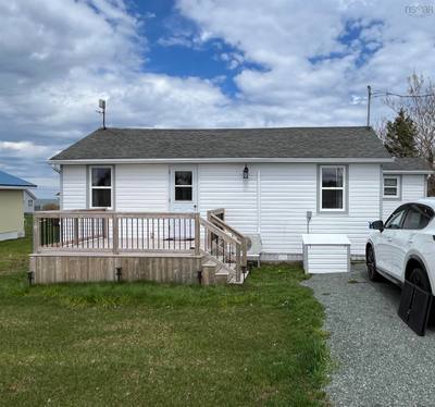 6 Douglas Crescent — photo 2