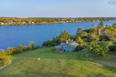 845 Lakeside Road — photo 3
