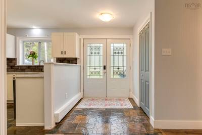 9 Belmore Dr — photo 2