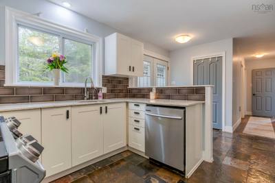 9 Belmore Dr — photo 4