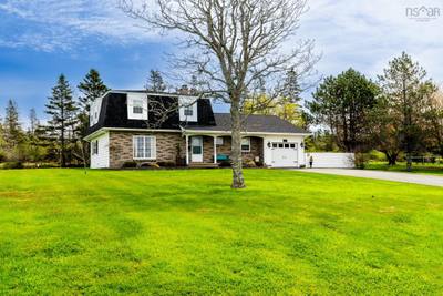 19 Goodwin Drive — photo 2