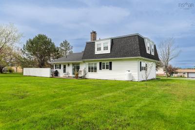 19 Goodwin Drive — photo 3