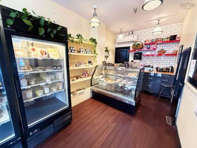 2053 Gottingen Street — photo 3