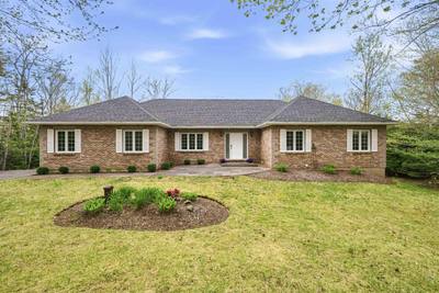 242 Sandwick Drive — photo 4