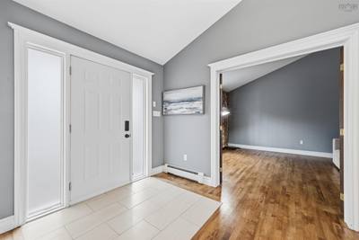 242 Sandwick Drive — photo 5