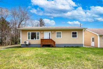 23 Landry Crescent — photo 2