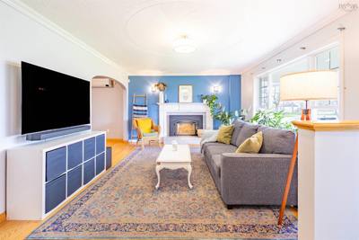 1242 George Street — photo 3