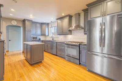 1242 George Street — photo 5