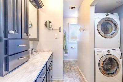 1242 George Street — photo 8