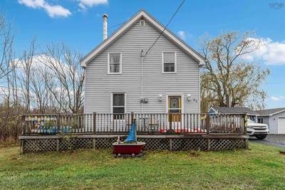 51 Block Wharf Road — photo 2