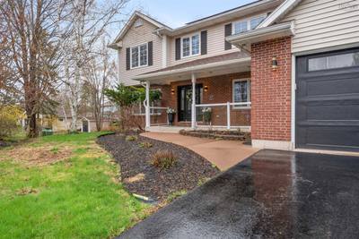 17 Pineview Crescent — photo 3
